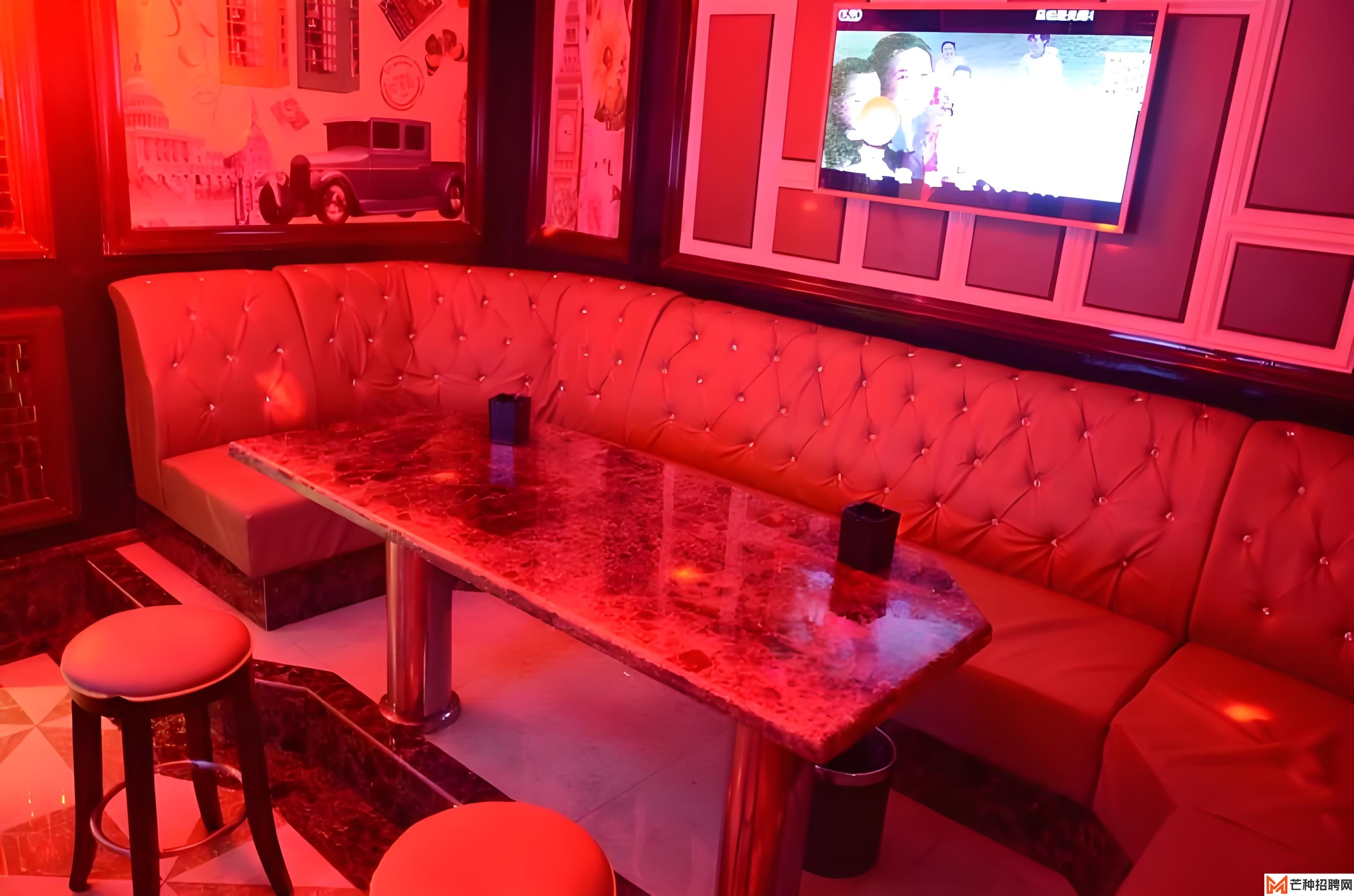 成都小众酒吧探店：藏在巷子里的特色调酒馆推荐