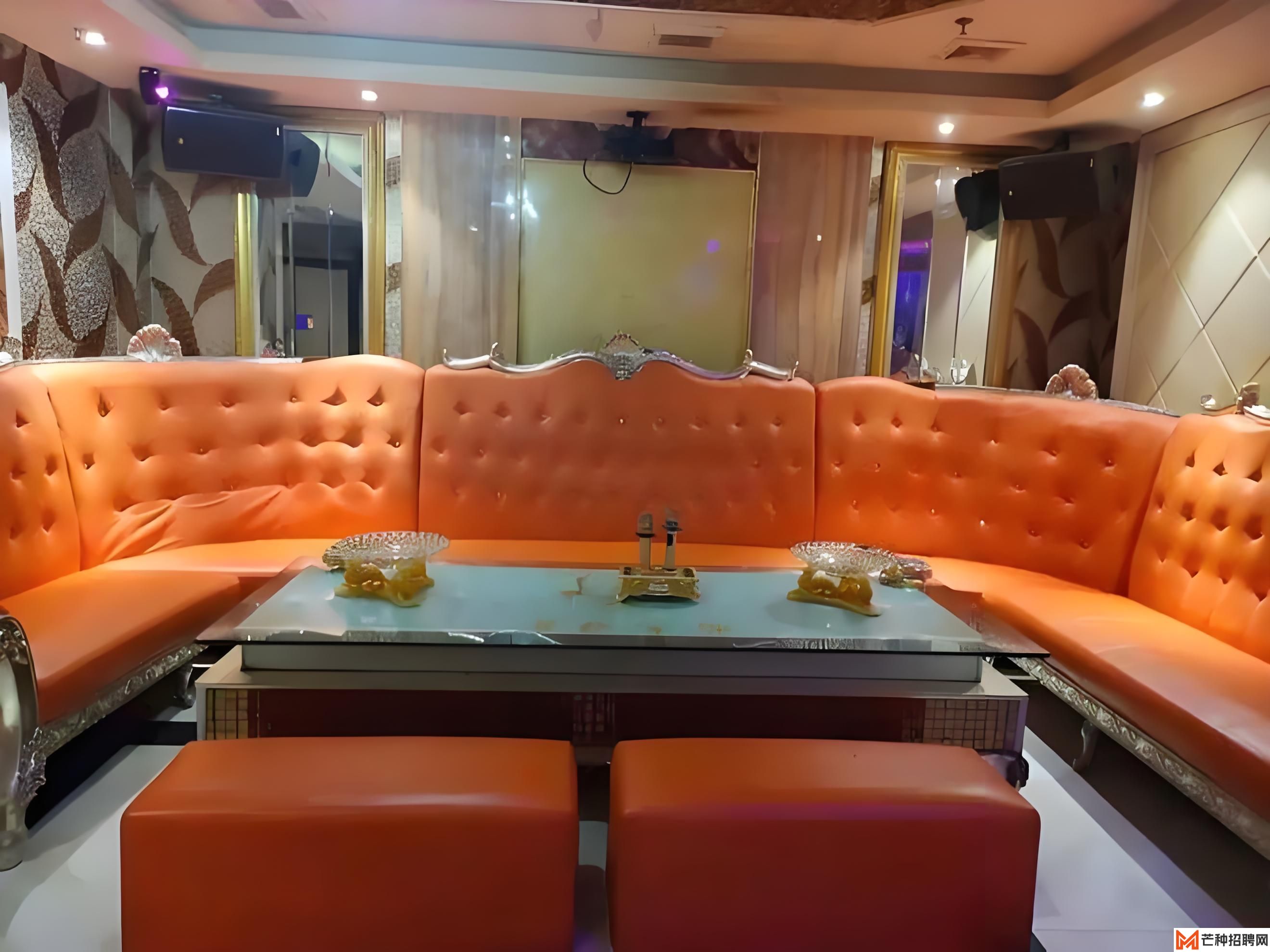 厦门音乐餐吧招聘全职女歌手：有才你就来，住宿条件优，薪资唾手可得！