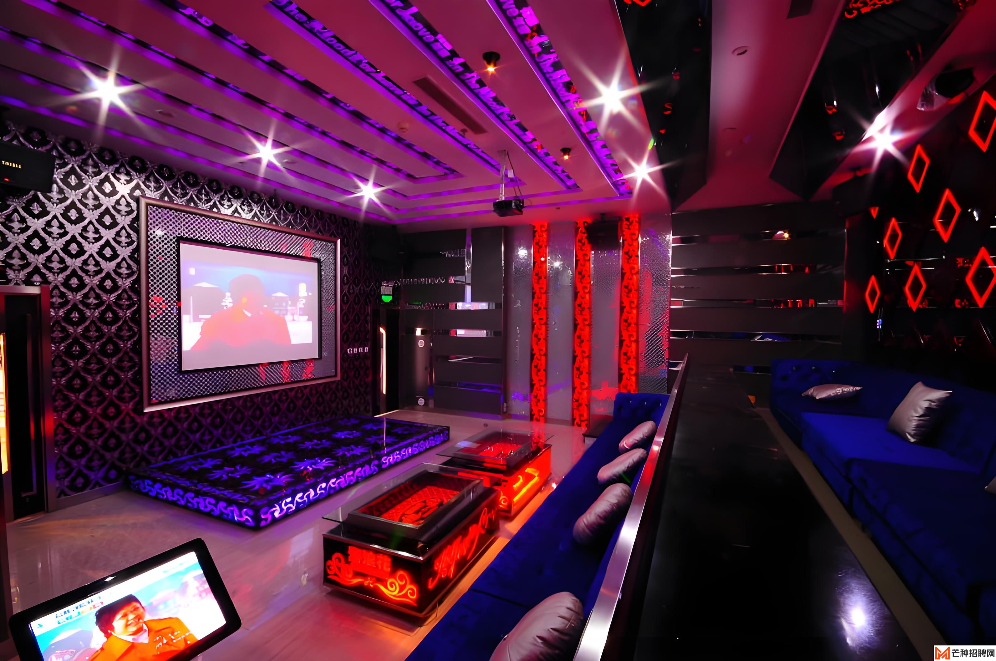 探索成都高新区新兴KTV的智能包厢体验